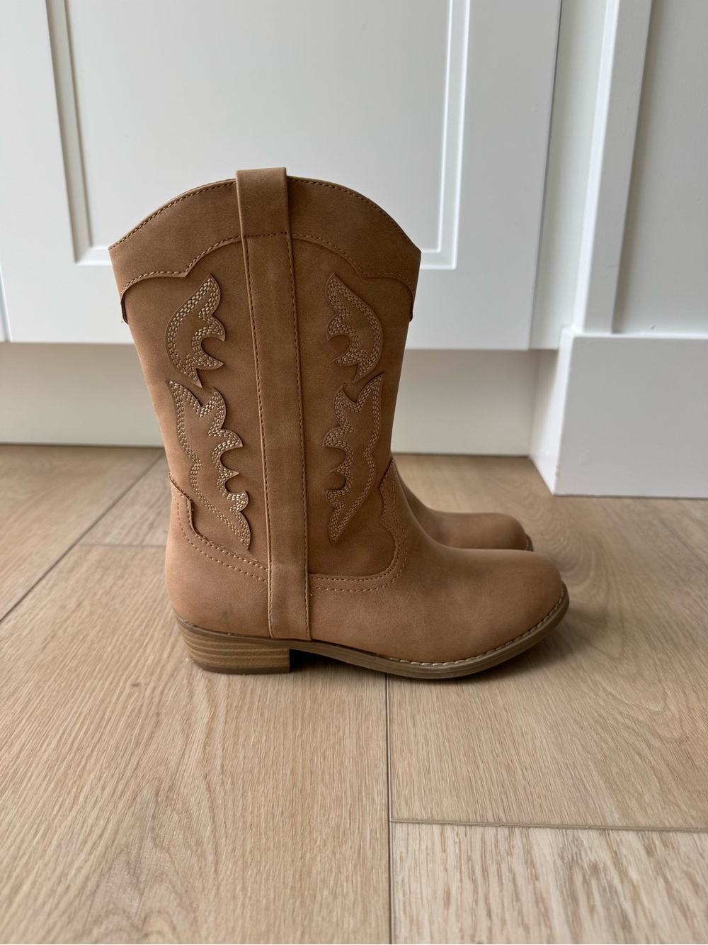 Dolce Vita Tan Western Cowboy Boots - Little Girls Size 1. Like New - Picture 3 of 7